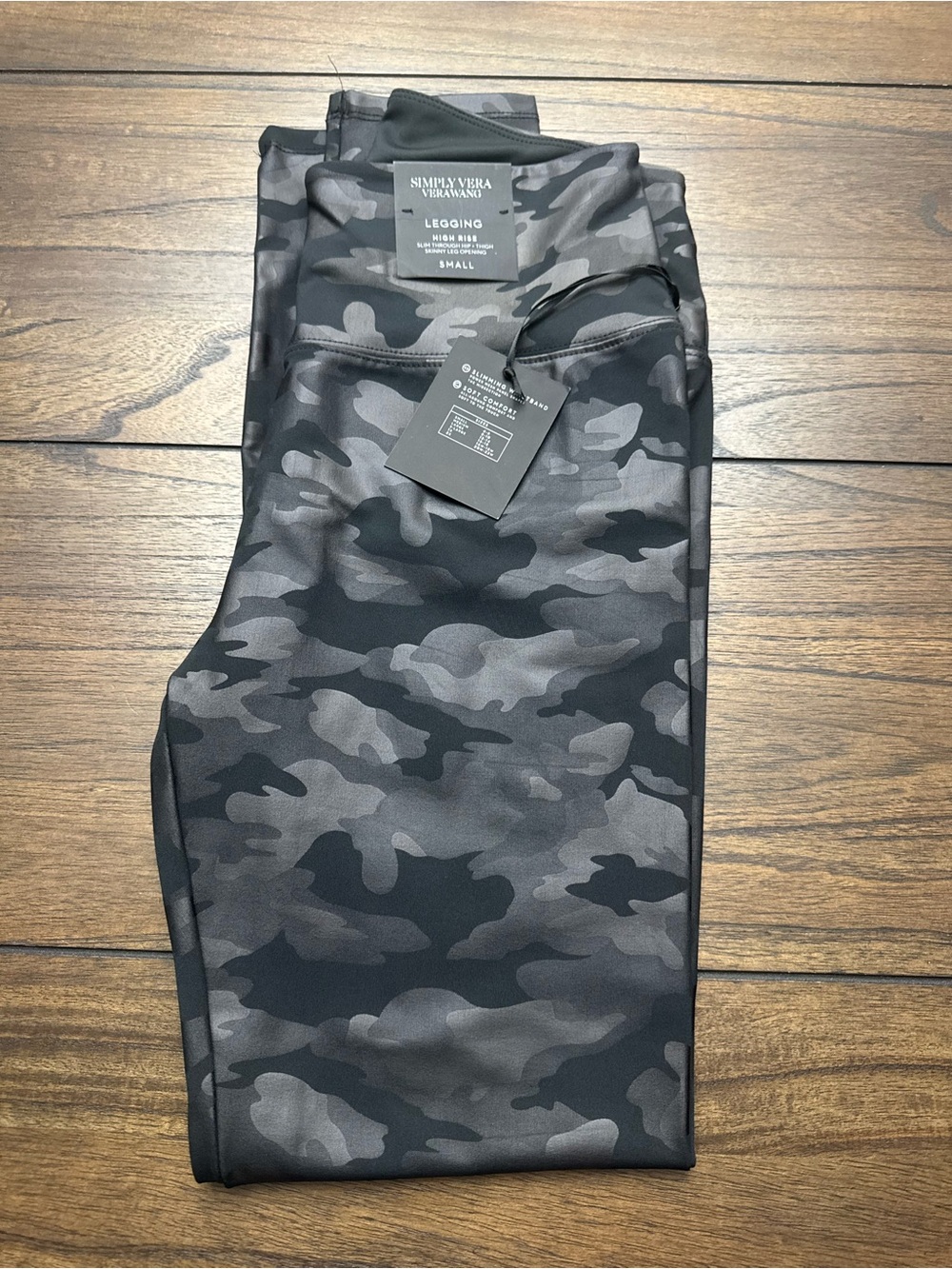 Simply Vera Vera Wang woman Black Gray Camo Leggings
